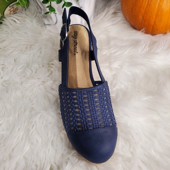 NEW Easy Street Women’s Taffy Slingback Espadrille Wedge Sandals Navy Size 10M - Picture 2 of 6